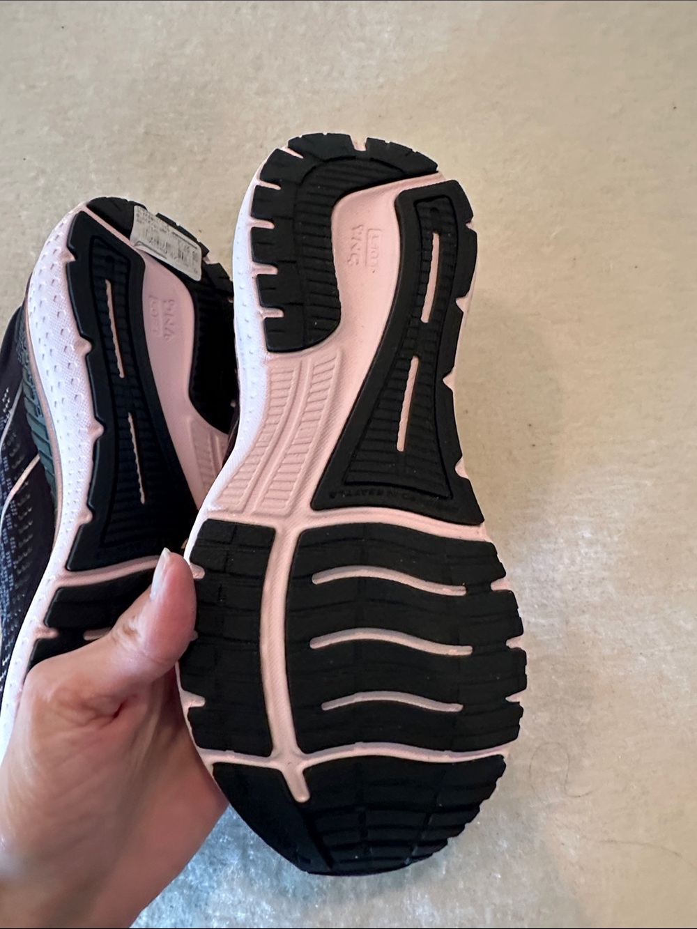NWOT Brooks Women’s Glycerin GTS 19 Blk & Light Pink Running Sneakers SZ 7 - Picture 5 of 7